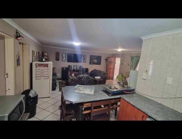 2 BEDROOM APARTMENT FOR SALE IN VAALPARK